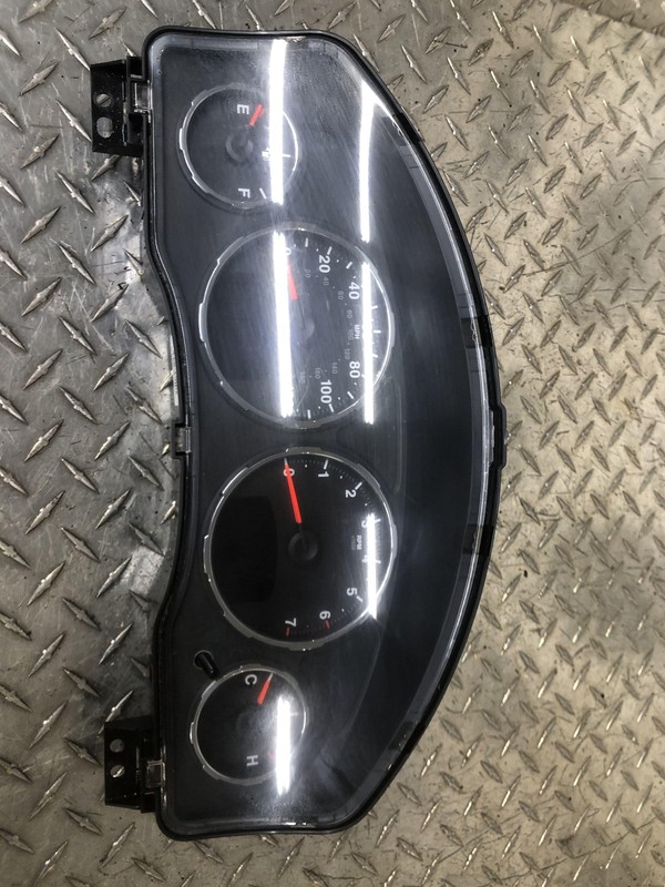 2008 Jeep Liberty Speedometer Assembly 209K Tested