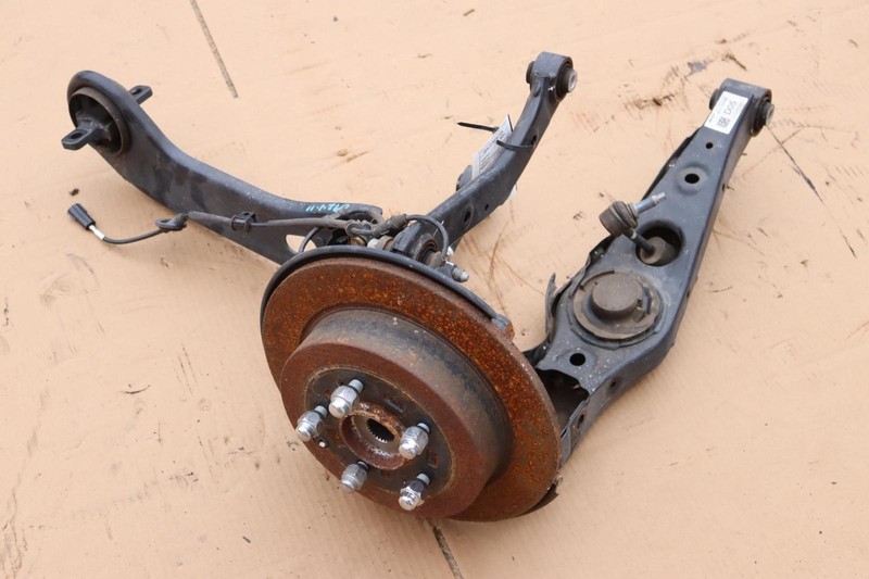 2017-2022 KIA SPORTAGE AWD REAR LEFT SPINDLE KNUCKLE HUB W/ CONTROL ARMS OEM