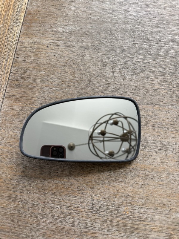 2005 CHEVY AVEO DRIVER SIDE LEFT SIDE MIRROR GLASS