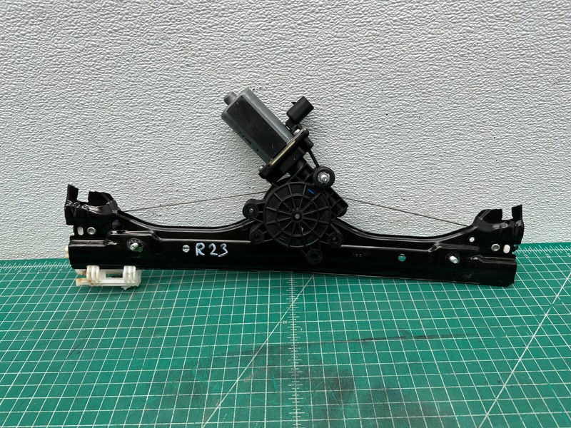 12-19 FIAT 500 FRONT LEFT DRIVER DOOR WINDOW REGULATOR WITH MOTOR OEM