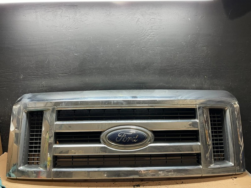 2008 to 2014 Ford Econoline E150 E250 Front Upper Chrome Grill Grille Oem J3652