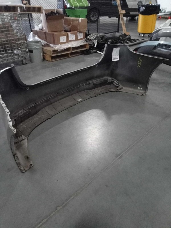 2017-2018 KIA FORTE OEM Silver Rear Bumper Assembly 86611B0000 Used 80K Miles