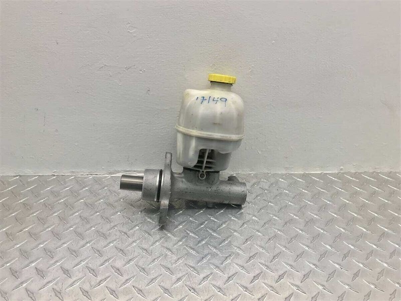 2007-2019 DODGE RAM 1500 BRAKE MASTR CYLINDER WITH RESERVOIR OEM 68000908AB