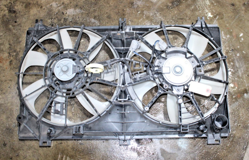 2014-2015 LEXUS IS250 Radiator Dual Cooling Fan Motor w/ Shroud 16711-31600
