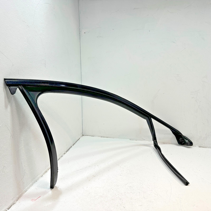 2016-2018 AUDI A6 FRONT PASSENGER DOOR UPPER WINDOW GLASS RUN CHANEL SEAL OEM