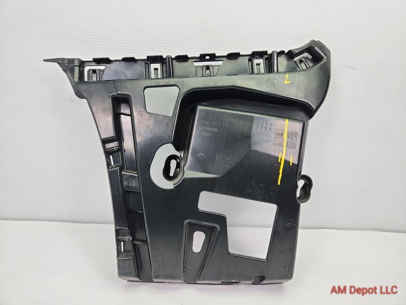 2014 BMW 3-Series 328i 335i 330i 340i F30 Rear Left Bumper Cover Guide Bracket