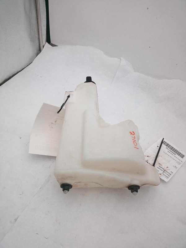 2016 Chevrolet Colorado Washer Fluid Reservoir OEM 22872930 White 2.5L
