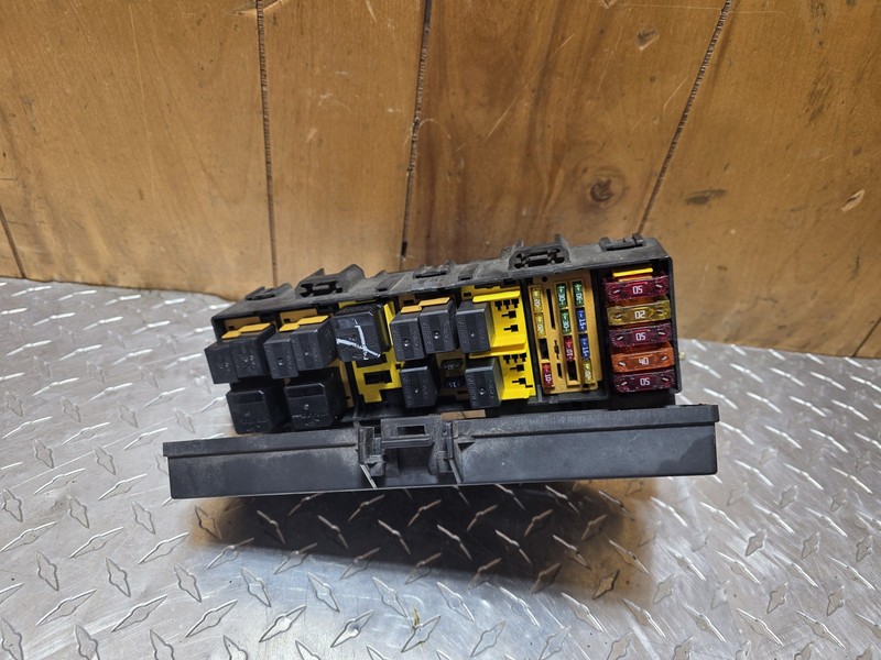 1999 Ford Ranger Engine Fuse Box Assembly Tested Oem 3.0
