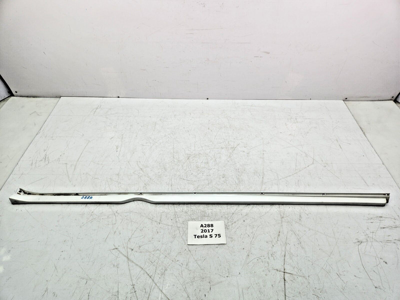 ✅ 12-20 OEM Tesla Model S Right Rocker Panel Moulding Scuff Plate White PPSW