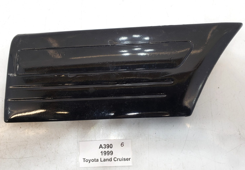 ✅ 1998-2004 OEM Toyota Land Cruiser J100 Front Right Passenger Fender Moulding