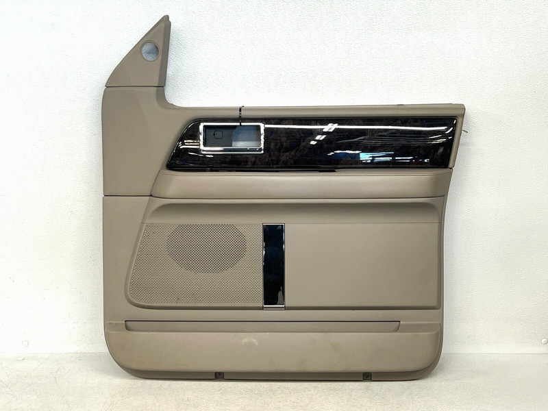 ⭐2015-2017 LINCOLN NAVIGATOR FRONT RIGHT PASS INTERIOR DOOR PANEL OEM LOT2599