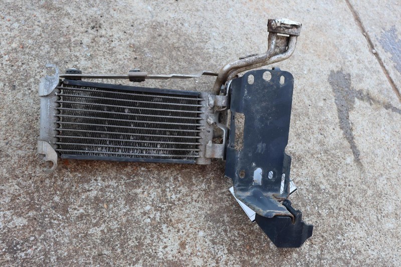 2008-2013 BMW 128I E81 E82 E88 ENGINE OIL COOLER COOLING RADIATOR OEM