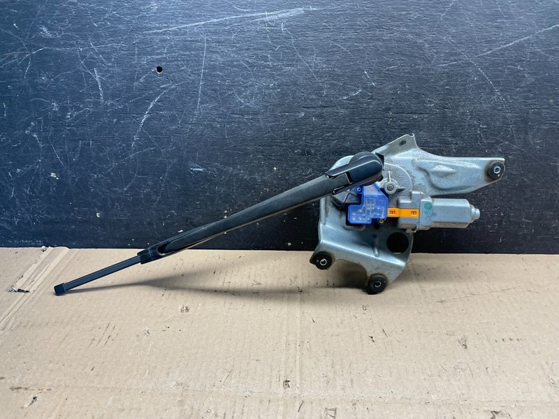 2010 to 2014 Subaru Legacy Outback Rear Windshield Wiper Motor V1883 DG