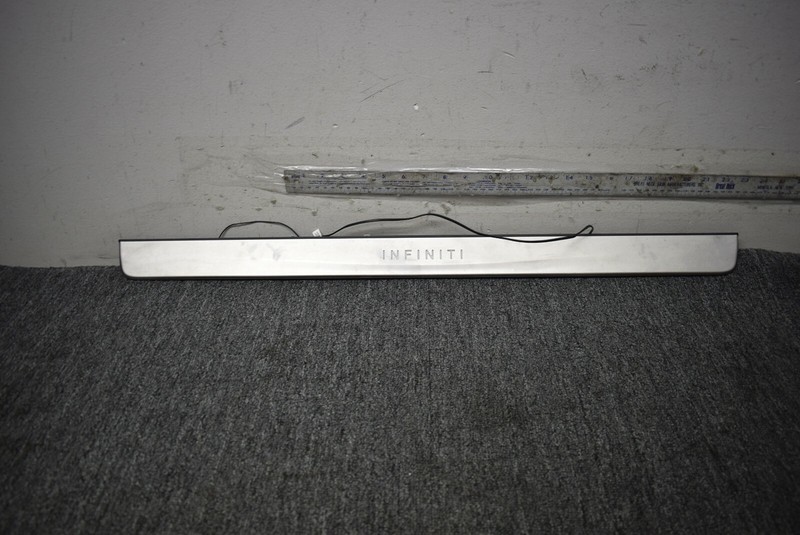 INFINITI DOOR STEP MOLDING FACTORY OEM