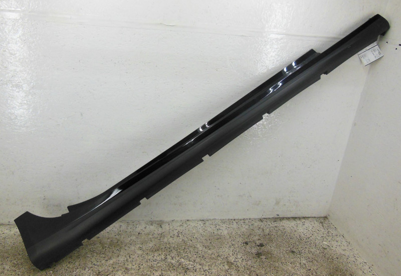 2017 Maserati GhibliRocker Panel Moulding Side Skirt Passenger Right OEM 820