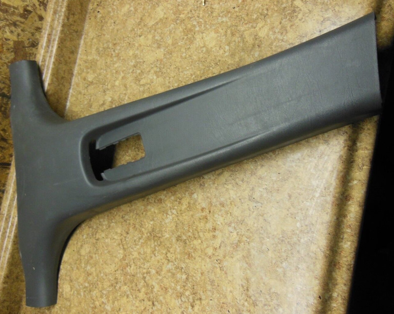 2005 Saturn Ion Right Side Cover Seat Belt Panel Trim Grey Pillar Lower 2004 05