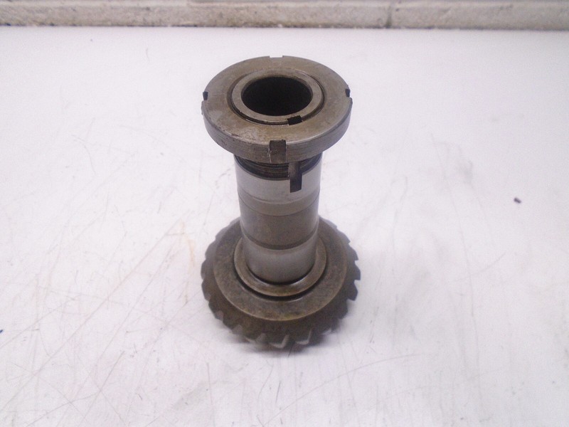 M4c OMC COBRA Drive Gear 912372 and bearing nut 2.3L 3.0L