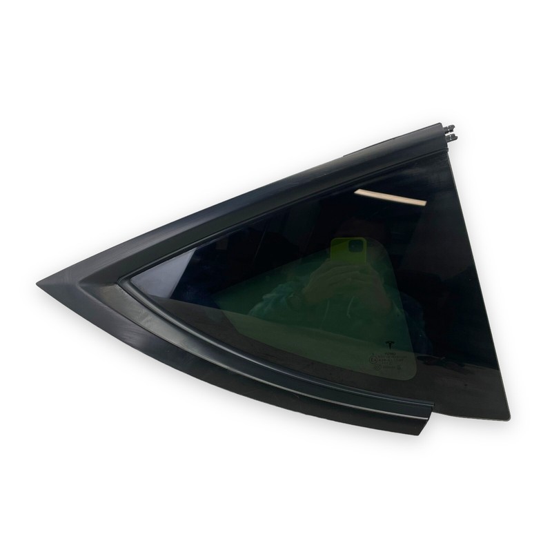 Tesla Model Y 2020-2024 OEM Right Rear RH Side Quarter Window Glass 1600809-00-A
