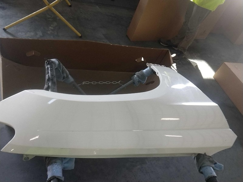 2007-2008 Chrysler Pacifica Right Fender White OEM Used 63K Miles 619663