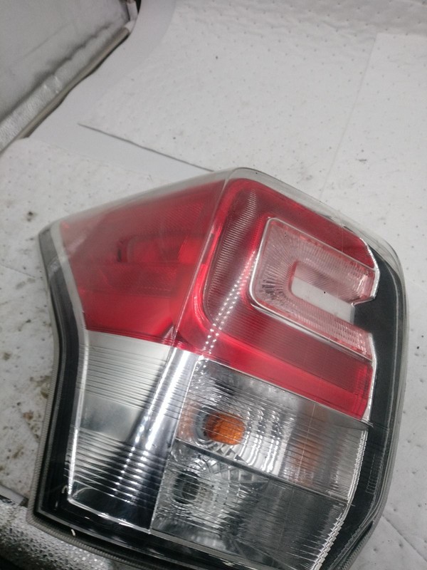2017 Subaru Forester Left Tail Light Assembly - Black, Broken Tabs, 139k Miles