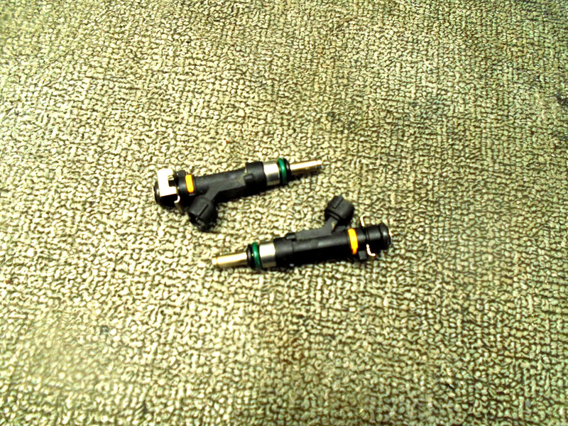 Suzuki Outboard Fuel Injector Assy 15710-98L00 (Set Of 2) 2018 DF 350A Motor #3
