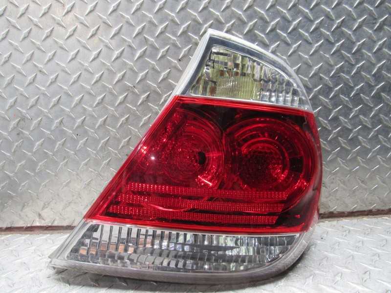 05 06 TOYOYA CAMRY RIGHT PASSENGER REAR TAILLIGHT LAMP LE XLE