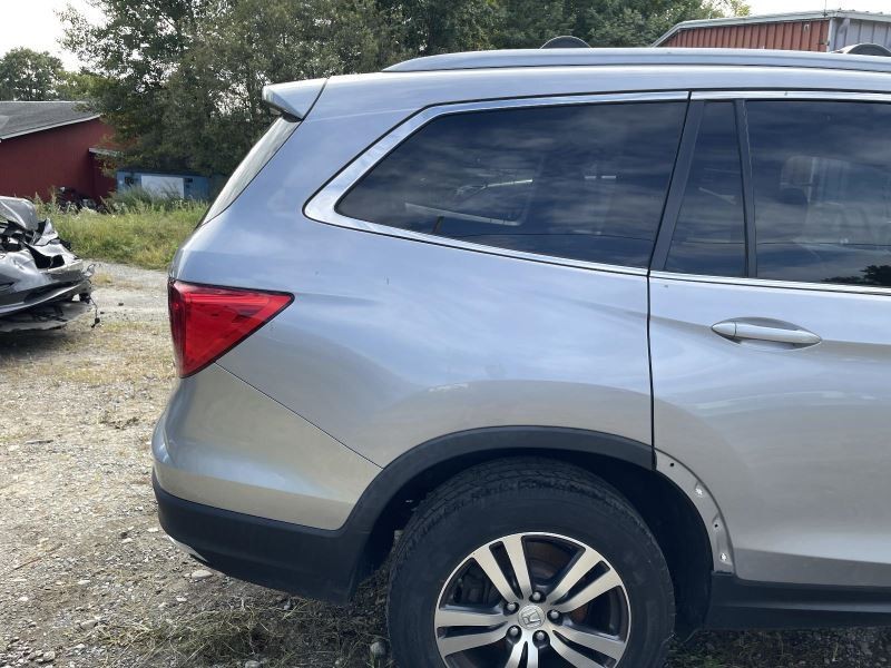 2016-18 HONDA PILOT RIGHT QUARTER PANEL SILVER PC:NH830M 3.5L AT AWD 144K 58073