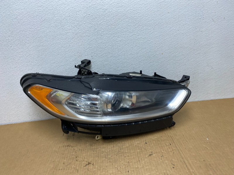2013 to 2016 Ford Fusion Right Passenger Rh Side Headlight AC7729 DW