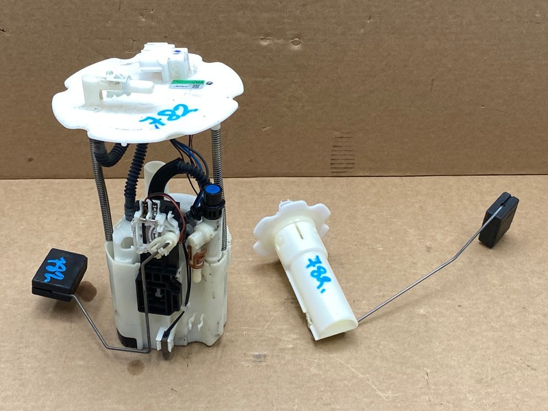 2014-2016 INFINITI Q50 GAS FUEL PUMP SENDING UNIT OEM LOT782