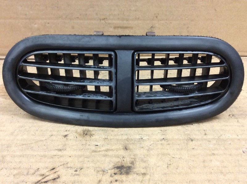 93 94 95 96 97 Del Sol Dashboard Center Vent Outlet Assy Black Used OEM
