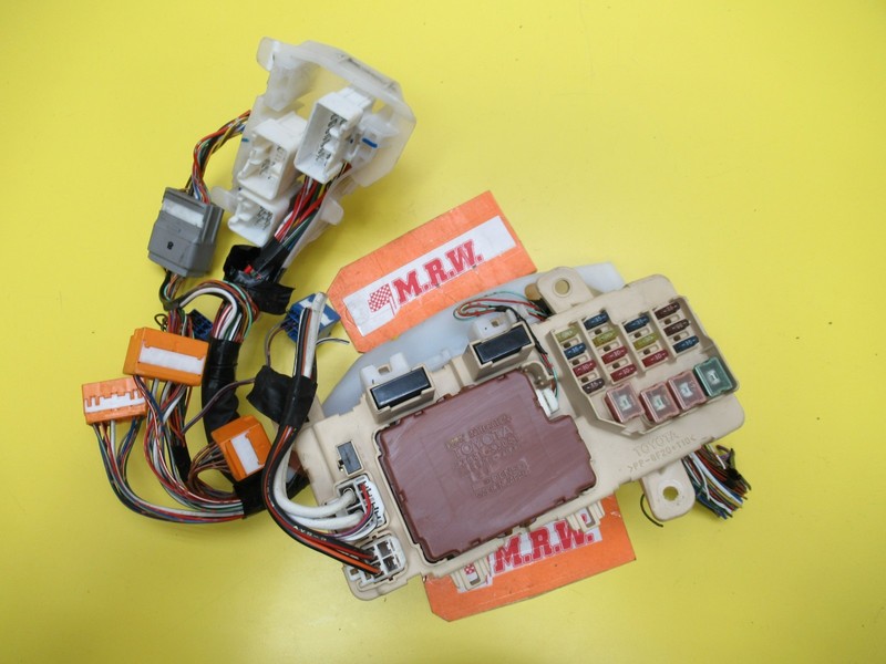 MAIN FUSE BOX RELAY DASH WIRE BCM COMPUTER DASH WIRE PLUG 94-99 TOYOTA CELICA GT