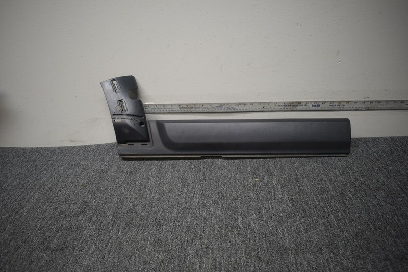 LAND ROVER 4 DISCOVERY REAR WHEEL ARCH TRIM FACTORY OEM