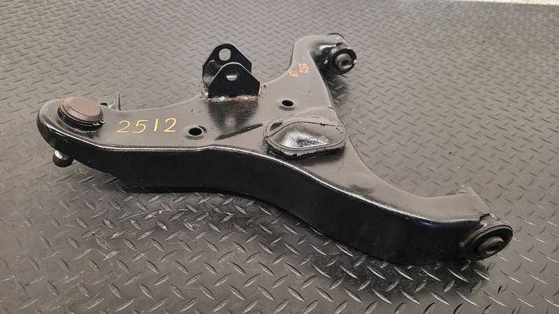 04-15 Nissan Titan Front Left Driver Lower Control Arm OEM 54501-7S001