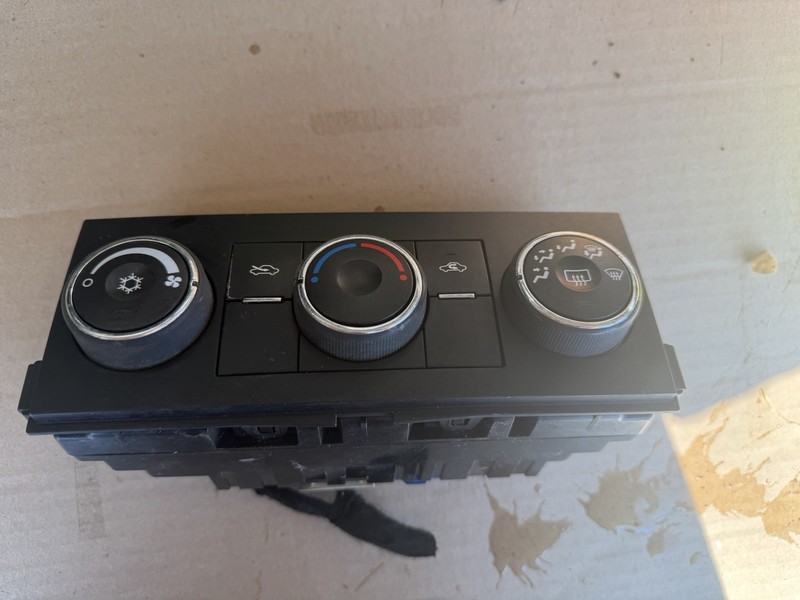 07-09 Chevy Silverado GMC Sierra 1500 A/C Heater Climate Control OEM PN 15238552