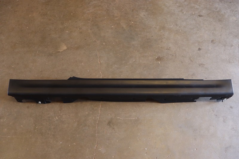 2016-2023 MINI COOPER F57 CONVERTIBLE RIGHT SIDE ROCKER MOLDING SKIRT PANEL OEM
