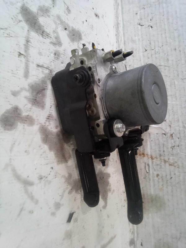 2018 INFINITI Q60 ABS Pump & Motor Assembly OEM 476605CH6A 85K Miles White