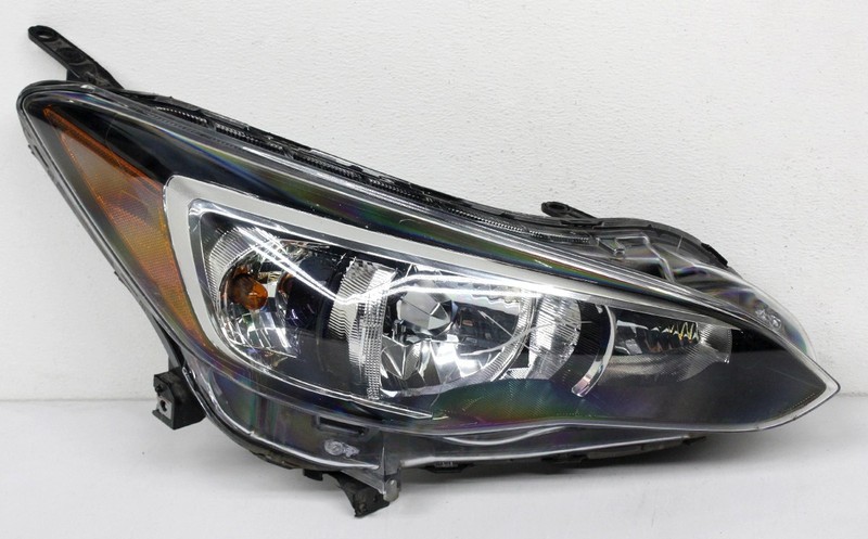 OEM Right Passenger Halogen Headlamp For Subaru Impreza 84001-FL00B Tab Chip