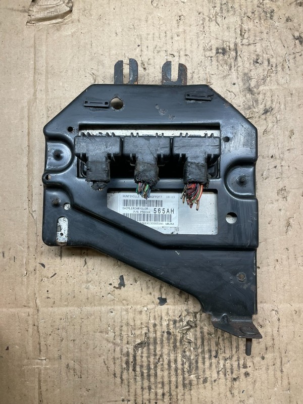 2004 Jeep Grand Cherokee 4.7L ECM ECU Engine Control Computer Modul R3673 DG