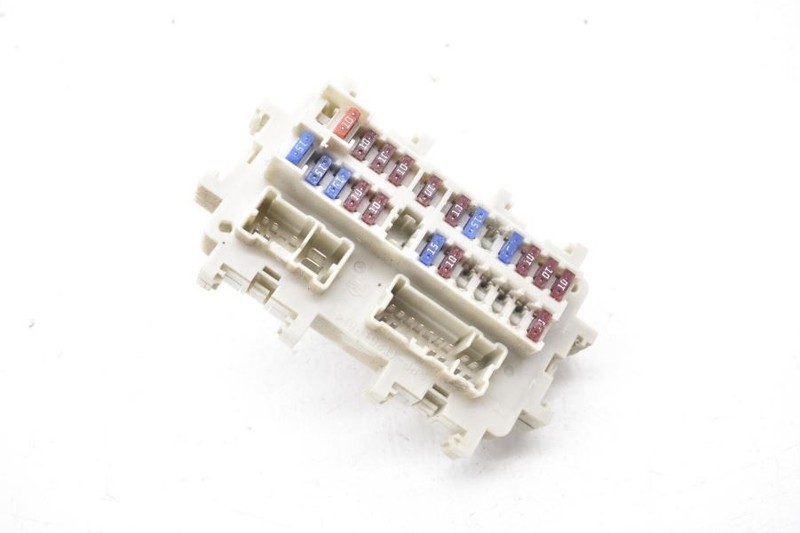 2004-2007 NISSAN 350Z VG35DE 3.5L VERT DASH CABIN FUSE BOX