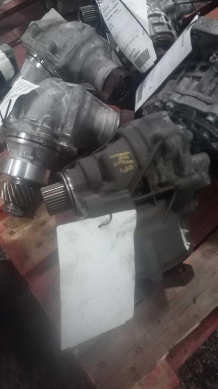 2014 Nissan Rogue OEM Transfer Case Assembly 4WD Black 192K Miles