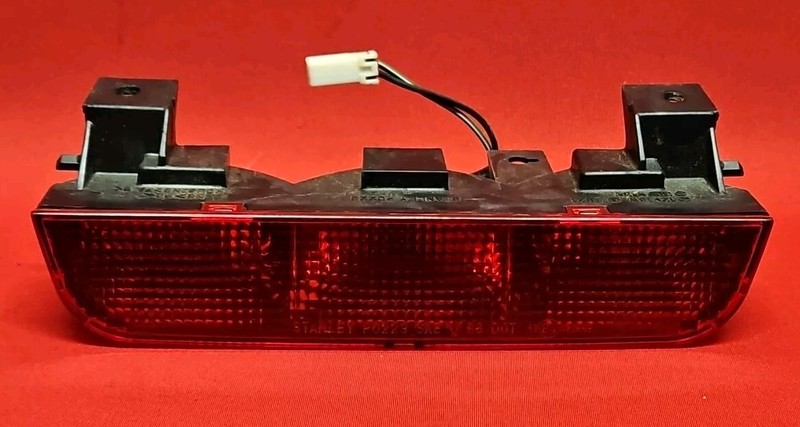 2001 - 2006 Mitsubishi Montero LIMITED/XLS High Mount 3rd Brake Light Lamp