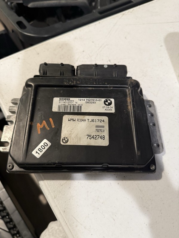 02-06Mini Cooper Control Module ECM ECU 12147527610-01