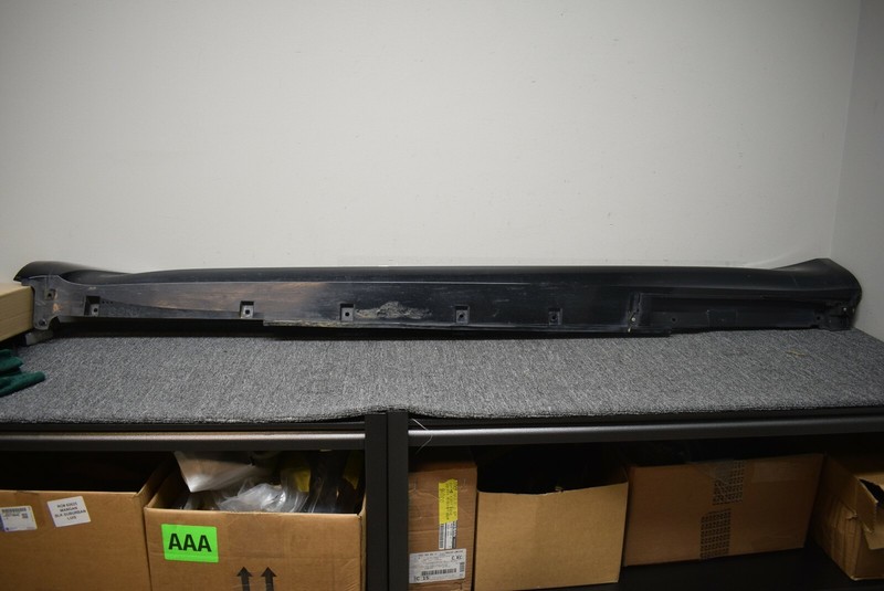 2009-2010 INFINITI G37 LEFT SIDE ROCKER MOLDING SILL FACTORY OEM
