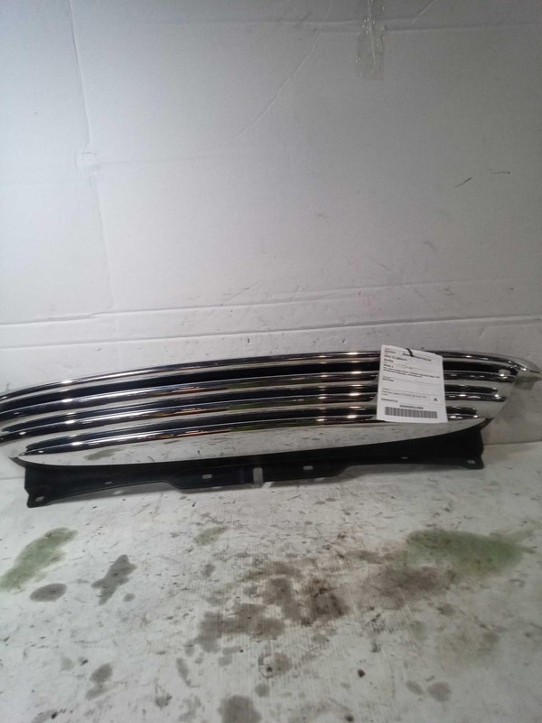 2010 MINI CLUBMAN Grille OEM Brown 51112755463 112k Miles Used Part