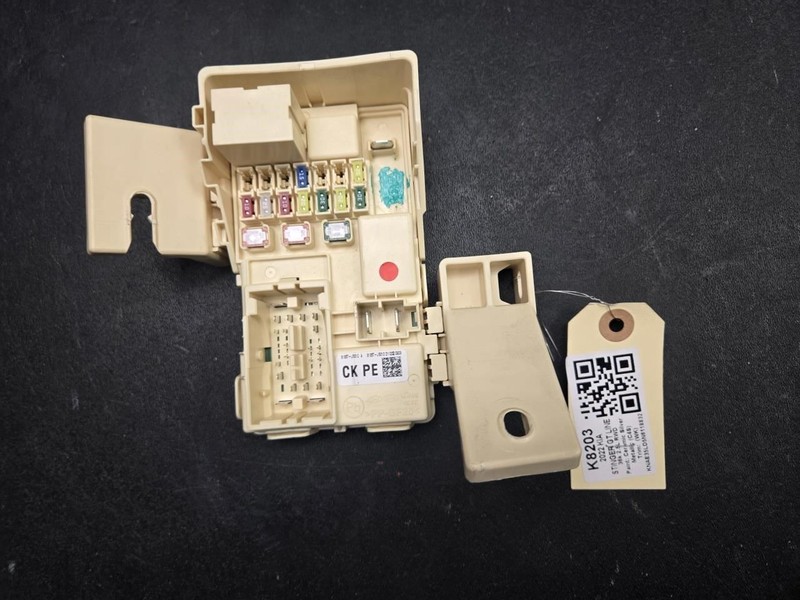 Trunk Fuse Relay Junction Box 2022 Kia Stinger 91957-J5010 2023