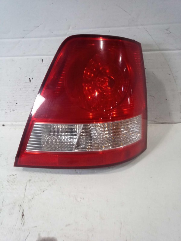2005 KIA SORENTO Right Tail Light Assembly OEM 221609 Used 227K Miles