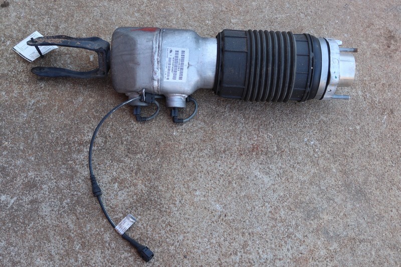 2017-2018 PORSCHE PANAMERA FRONT RIGHT PASSENGER AIR SHOCK STRUT ABSORBER OEM