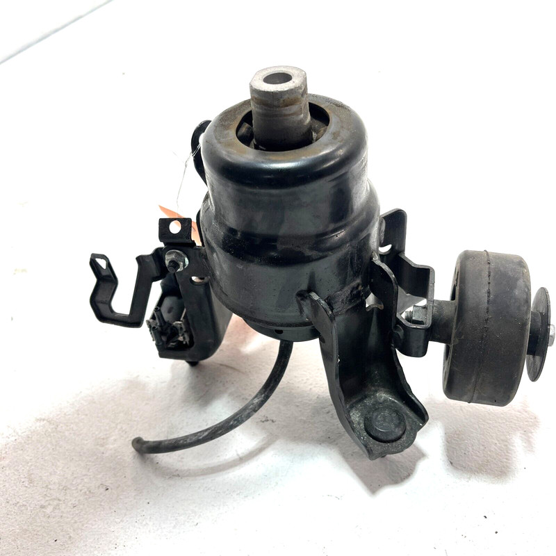 2018-2023 TOYOTA CAMRY 2.5L TRANSMISSION FRONT MOUNT BRACKET INSULATOR OEM