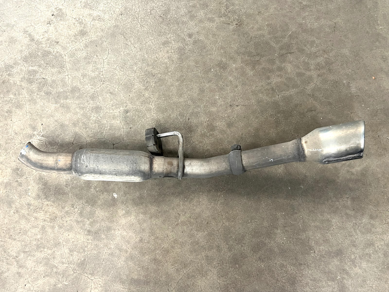 ⭐2011-2018 RAM 1500 RIGHT PASS SIDE EXHAUST MUFFLER RESONATOR PIPE OEM LOT2584