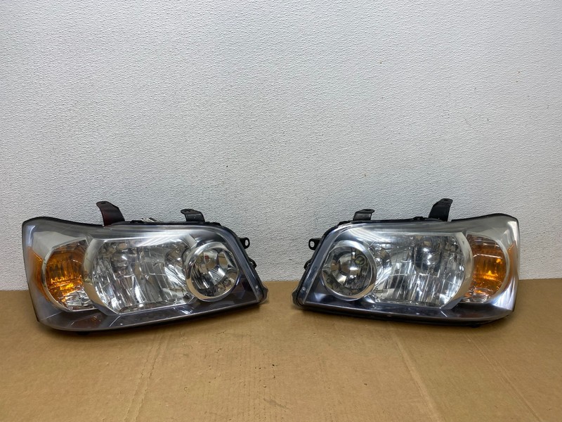 2004 2005 2006 Toyota Highlander Headlights Left+Right Side AC8425 DW
